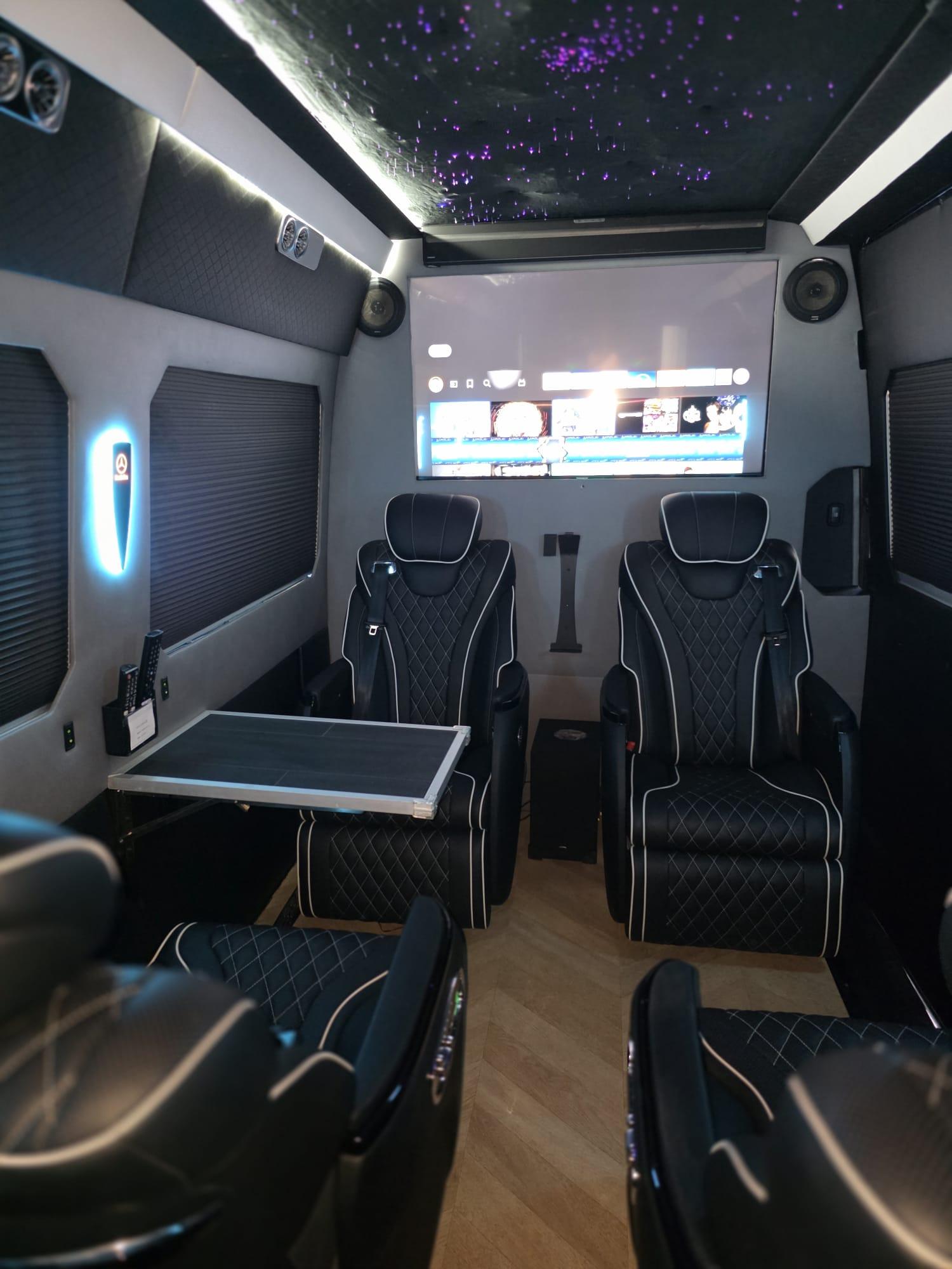Mercedes Sprinter, Pour les groupes et les grands événements. - flotte MAB XXI (5)