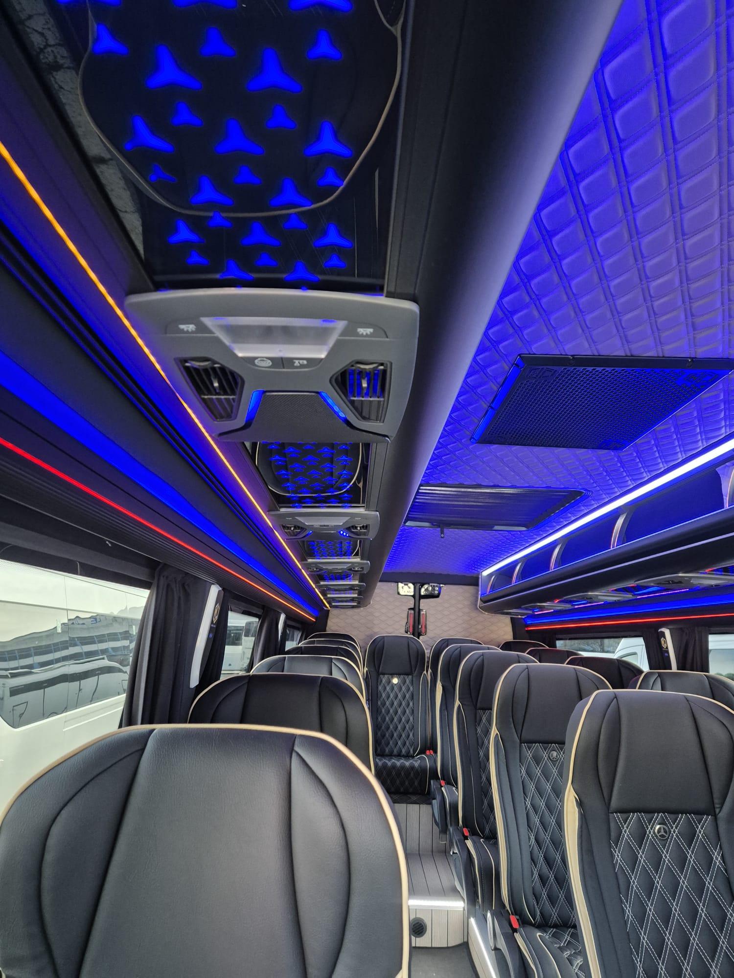 Mercedes Sprinter VIP avec chauffeur privé - MAB XXI (3)