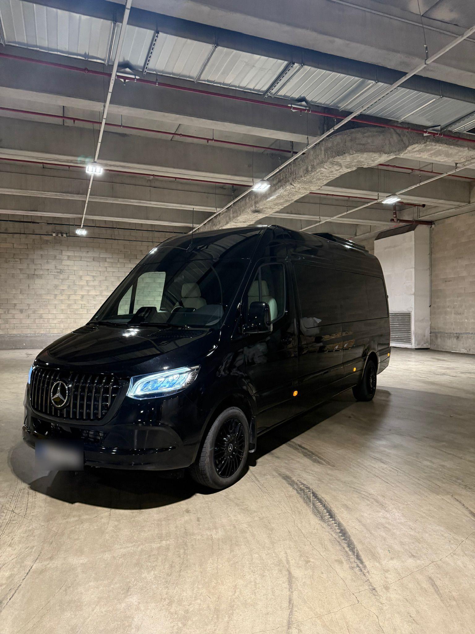Mercedes Sprinter, Pour les groupes et les grands événements. - flotte MAB XXI