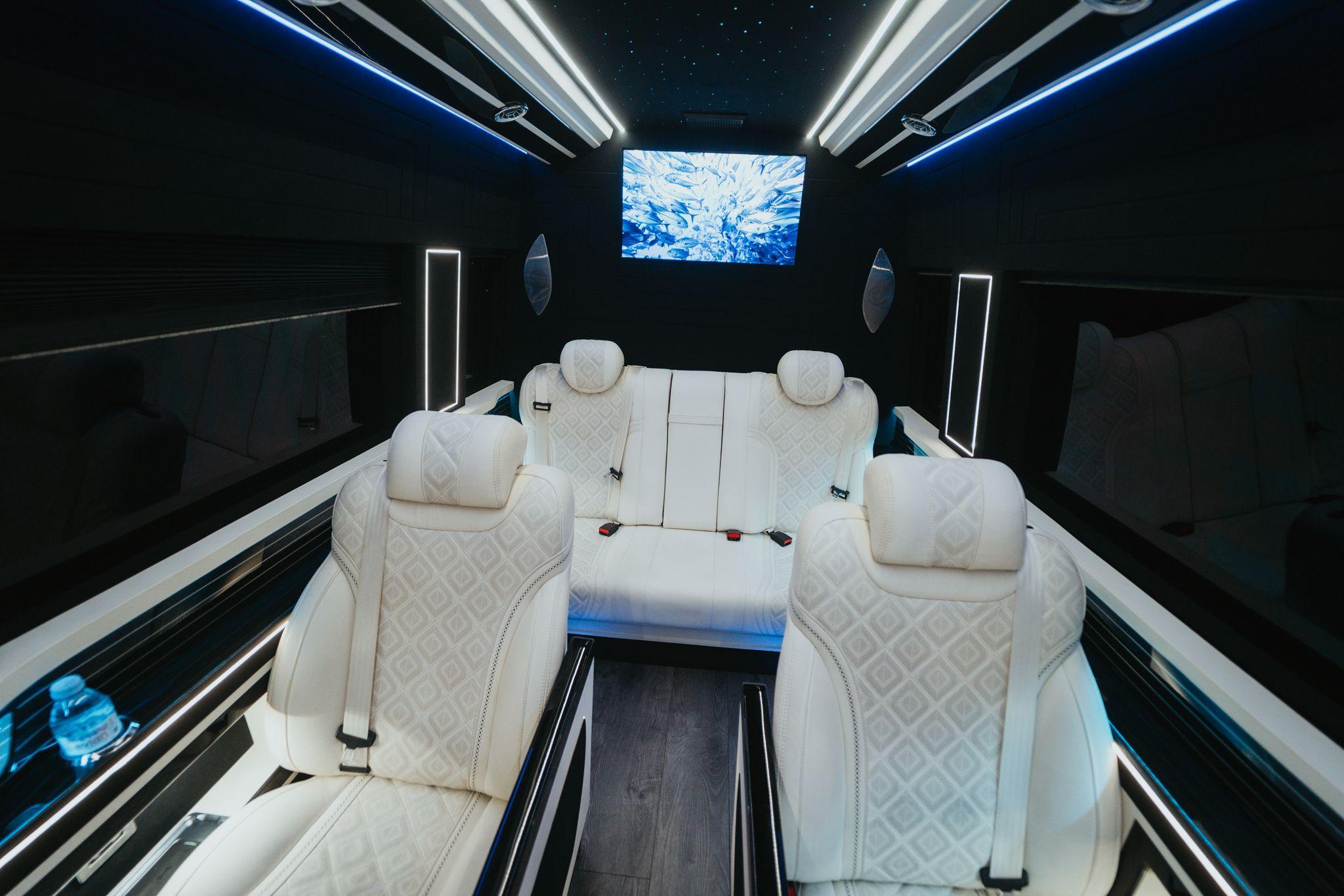 Mercedes Sprinter, Pour les groupes et les grands événements. - flotte MAB XXI (2)