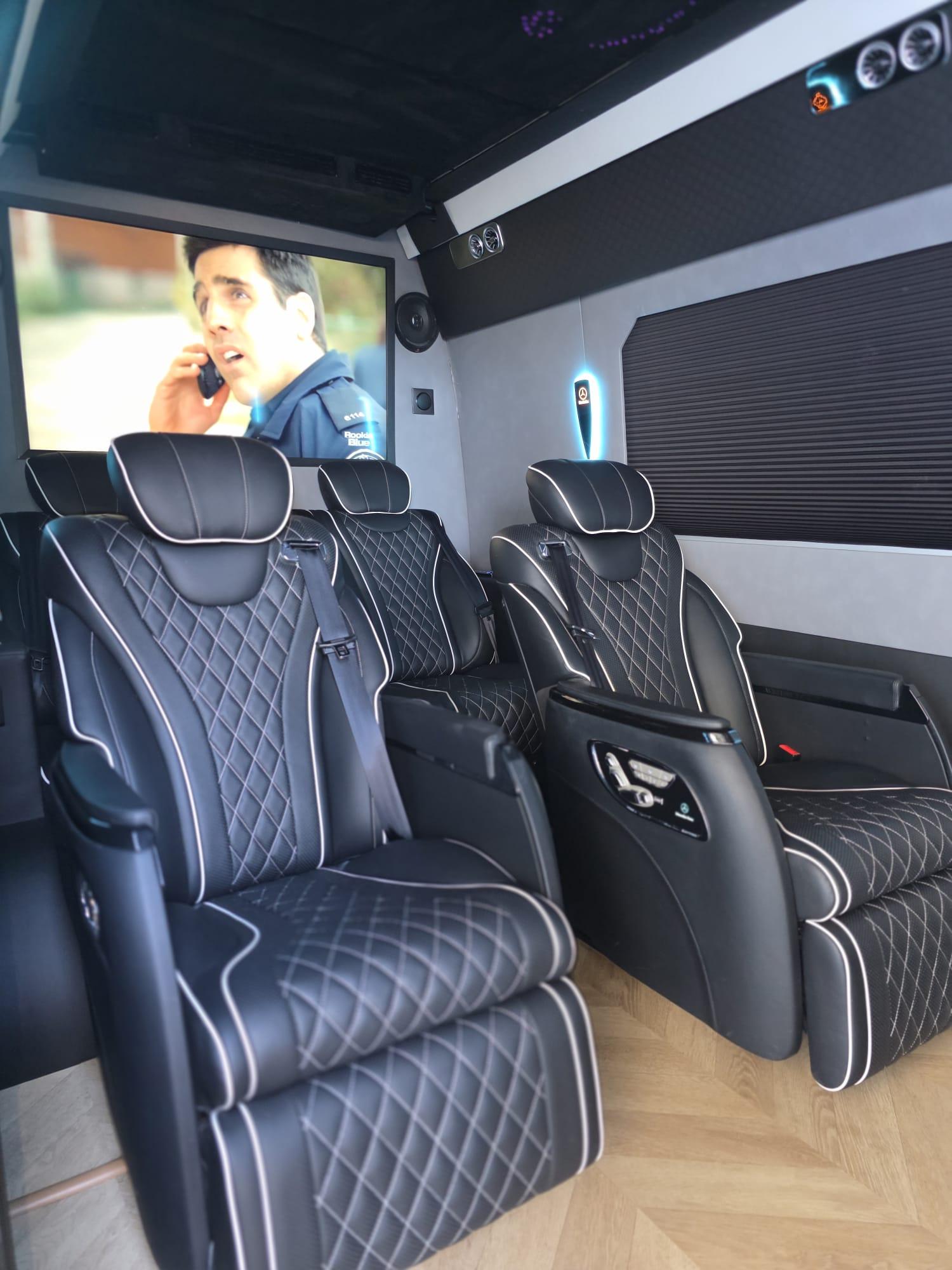 Mercedes Sprinter, Pour les groupes et les grands événements. - flotte MAB XXI (4)